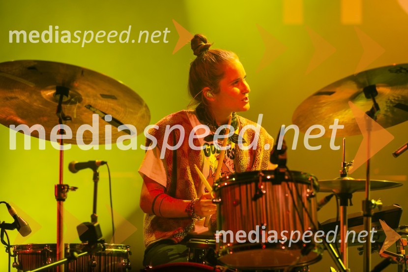  Nina Korošak Serčič, bobni, Freekind15. obletnica Kina Šiška z glasbeno skupino Freekind