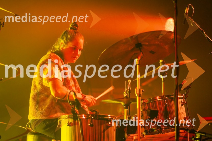  Nina Korošak Serčič, bobni, Freekind15. obletnica Kina Šiška z glasbeno skupino Freekind