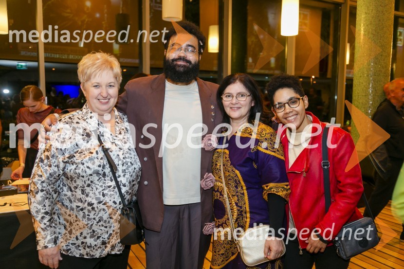  ... ;  Tschimy Obenga, glasbenik, glasbeni producent;  ... ;  ... 15. obletnica Kina Šiška z glasbeno skupino Freekind