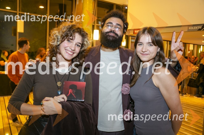  ... ;  Tschimy Obenga, glasbenik, glasbeni producent;  ... 15. obletnica Kina Šiška z glasbeno skupino Freekind