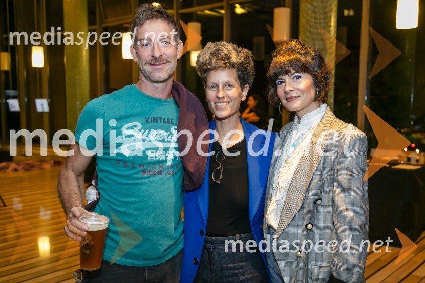  Robert Rebolj, skupina Katalena;  Polona Janežič, glasbenica, skupina Katalena;  Vanja Djuran, vizažistka15. obletnica Kina Šiška z glasbeno skupino Freekind