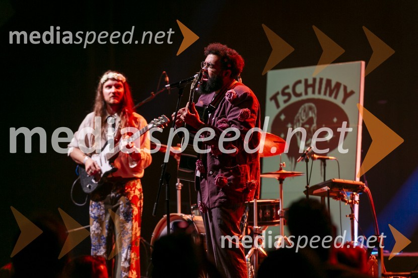  ... ;  Tschimy Obenga, glasbenik, glasbeni producent15. obletnica Kina Šiška z glasbeno skupino Freekind