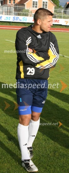 Amir Karič, nogometašFree kick master Slovenija 2005