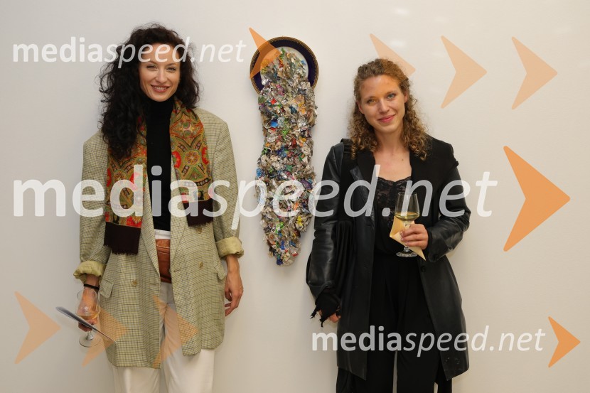  Urška Centa, plesalka flamenka;  Lučka Centa, likovna umetnicaOdprtje razstave Lučke Centa z naslovom ARTE - FAKT