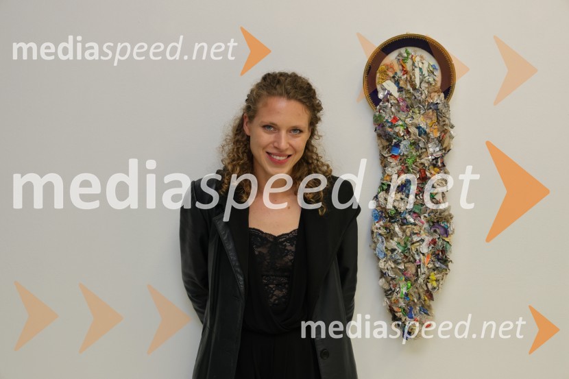  Lučka Centa, likovna umetnicaOdprtje razstave Lučke Centa z naslovom ARTE - FAKT