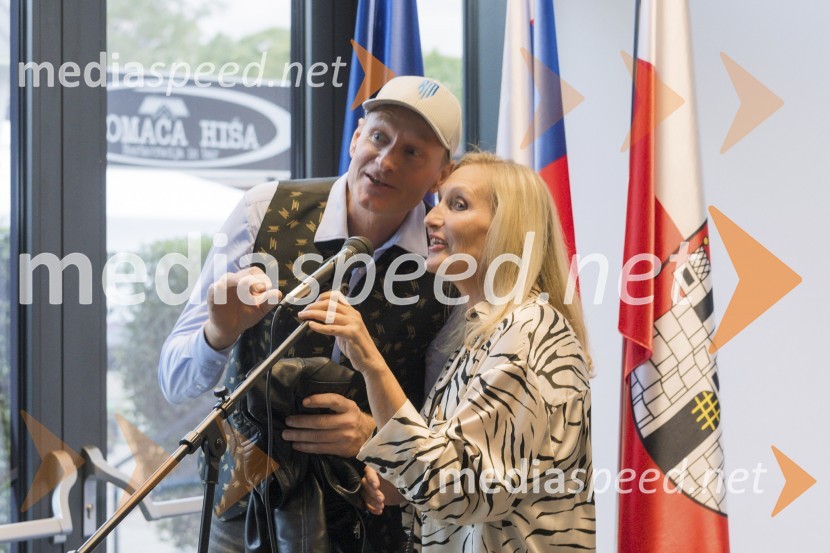  Peter Možič;  Simona Tripkovič, direktorica, Muzej narodne osvoboditve Maribor100 let odbojke v Mariboru