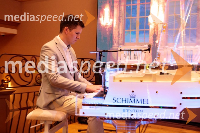  Žiga Vehovec, glasbenikSvečana otvoritev Grand Casino Mons Ljubljana