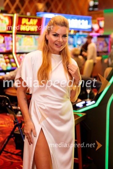  Neža Buh-Neisha, glasbenicaSvečana otvoritev Grand Casino Mons Ljubljana