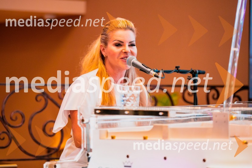  Neža Buh-Neisha, glasbenicaSvečana otvoritev Grand Casino Mons Ljubljana