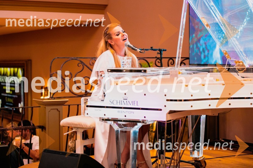  Neža Buh-Neisha, glasbenicaSvečana otvoritev Grand Casino Mons Ljubljana