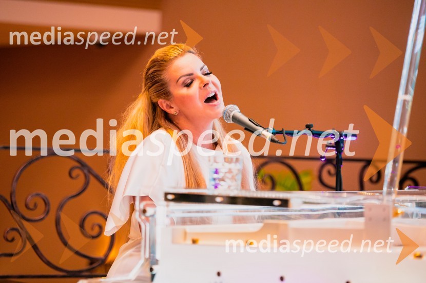  Neža Buh-Neisha, glasbenicaSvečana otvoritev Grand Casino Mons Ljubljana