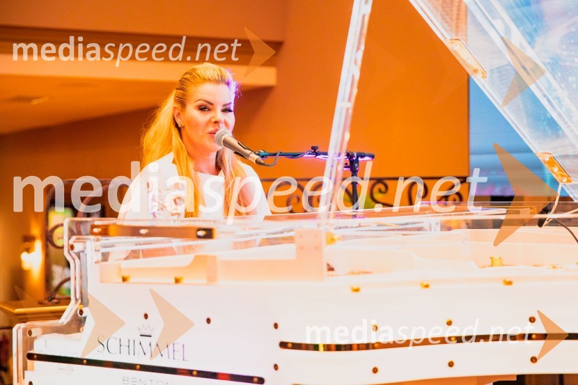  Neža Buh-Neisha, glasbenicaSvečana otvoritev Grand Casino Mons Ljubljana