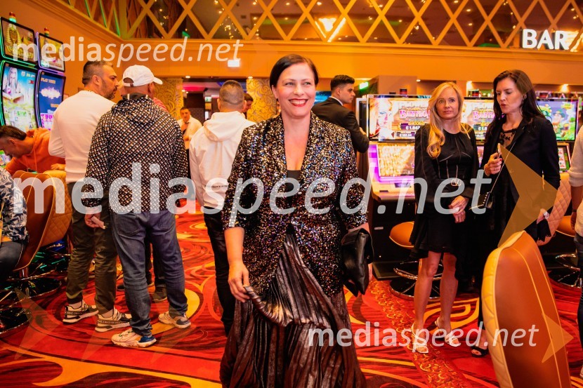  Nuška Drašček, pevkaSvečana otvoritev Grand Casino Mons Ljubljana