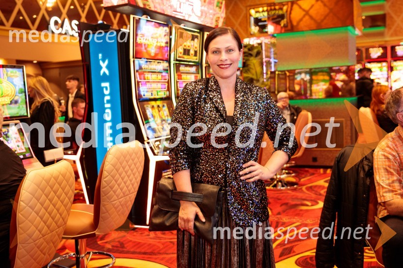  Nuška Drašček, pevkaSvečana otvoritev Grand Casino Mons Ljubljana