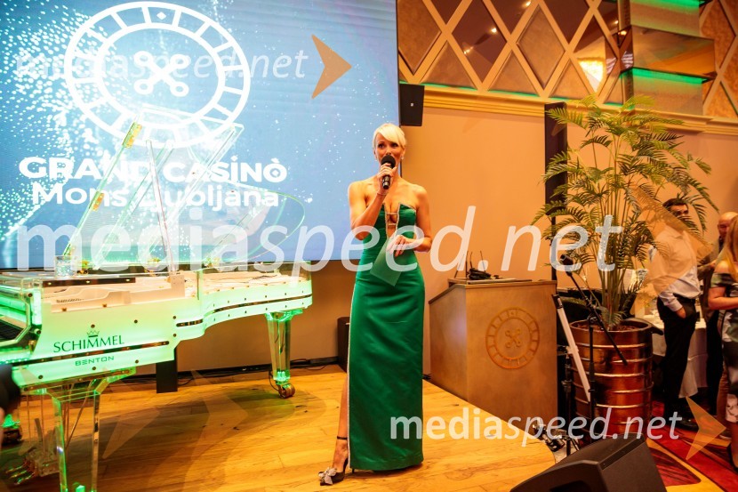  Pia Pustovrh, voditeljicaSvečana otvoritev Grand Casino Mons Ljubljana
