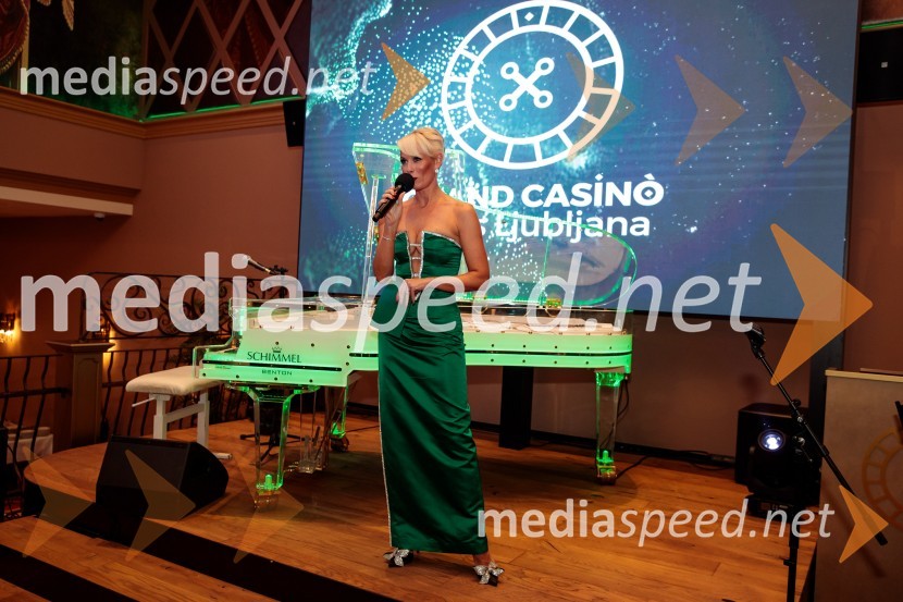  Pia Pustovrh, voditeljicaSvečana otvoritev Grand Casino Mons Ljubljana