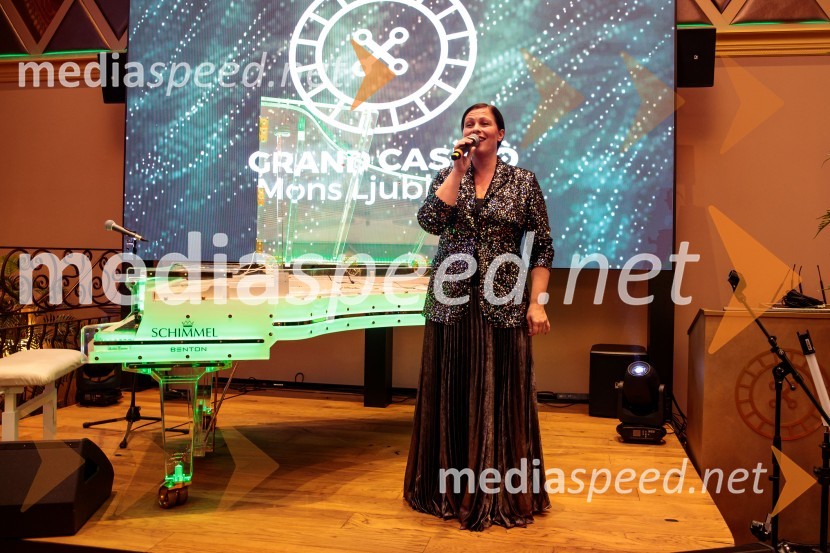  Nuška Drašček, pevkaSvečana otvoritev Grand Casino Mons Ljubljana