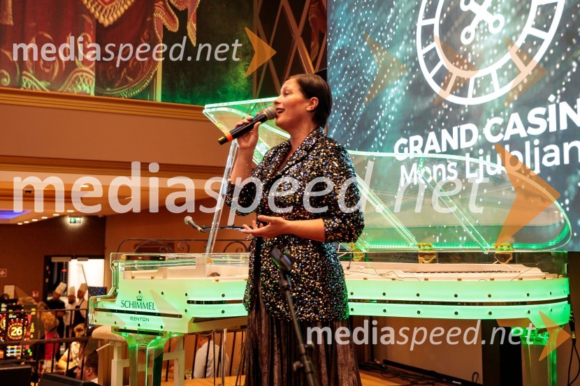  Nuška Drašček, pevkaSvečana otvoritev Grand Casino Mons Ljubljana