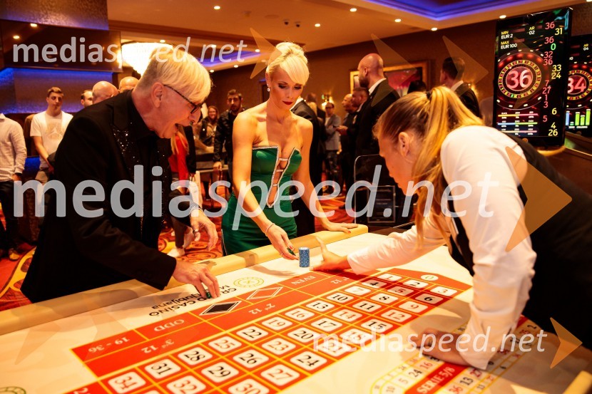   Igor  Jelen-Iggy, Hiša umetnosti IGEN Celje;  Pia Pustovrh, voditeljicaSvečana otvoritev Grand Casino Mons Ljubljana