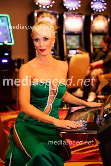  Pia Pustovrh, voditeljicaSvečana otvoritev Grand Casino Mons Ljubljana