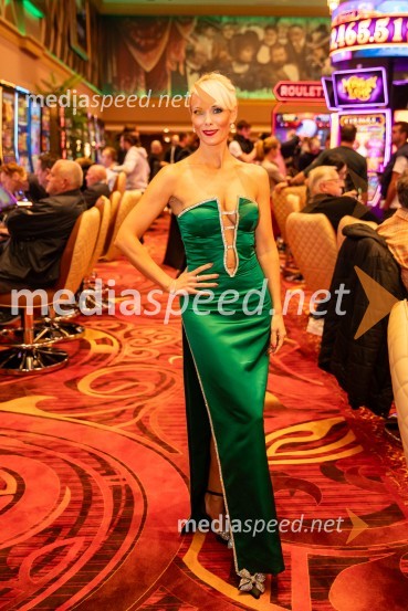  Pia Pustovrh, voditeljicaSvečana otvoritev Grand Casino Mons Ljubljana