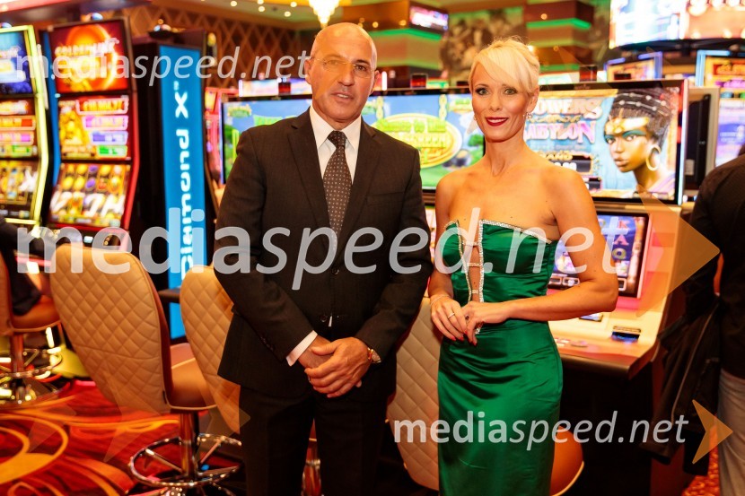  Aleksander Jančar;  Pia Pustovrh, voditeljicaSvečana otvoritev Grand Casino Mons Ljubljana