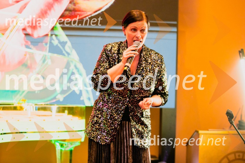  Nuška Drašček, pevkaSvečana otvoritev Grand Casino Mons Ljubljana