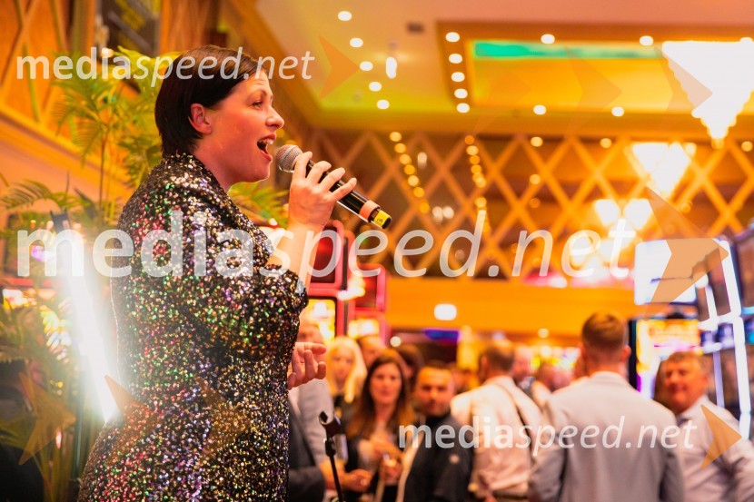  Nuška Drašček, pevkaSvečana otvoritev Grand Casino Mons Ljubljana