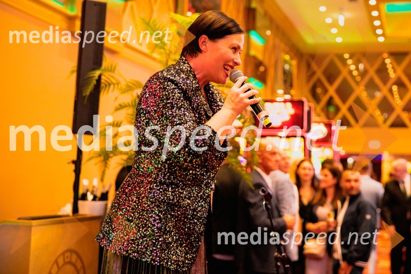  Nuška Drašček, pevkaSvečana otvoritev Grand Casino Mons Ljubljana