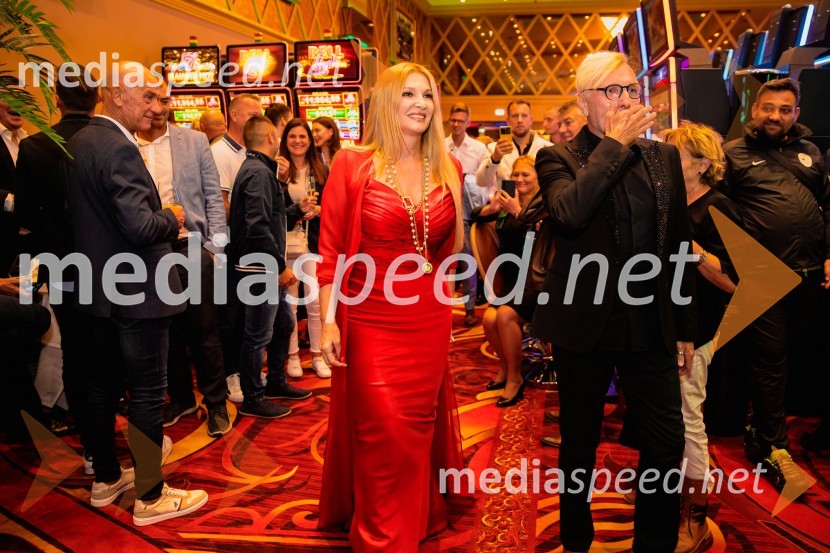  Helena Blagne, pevka;   Igor  Jelen-Iggy, Hiša umetnosti IGEN CeljeSvečana otvoritev Grand Casino Mons Ljubljana