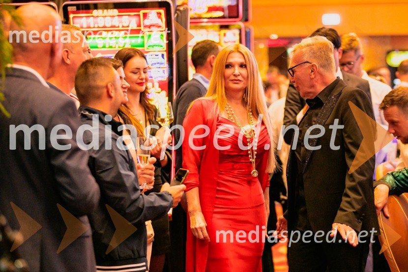  Helena Blagne, pevka;   Igor  Jelen-Iggy, Hiša umetnosti IGEN CeljeSvečana otvoritev Grand Casino Mons Ljubljana