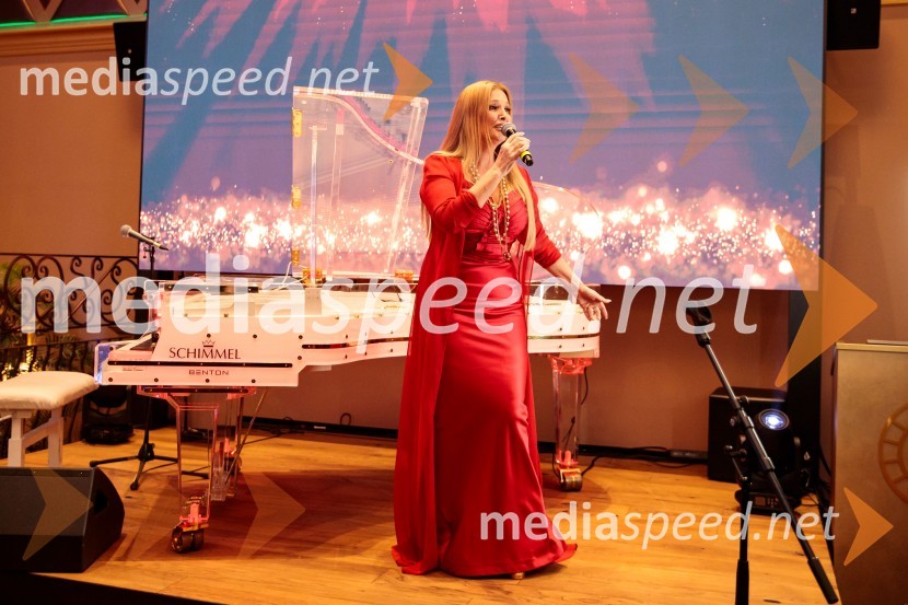  Helena Blagne, pevkaSvečana otvoritev Grand Casino Mons Ljubljana