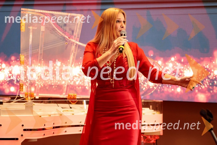  Helena Blagne, pevkaSvečana otvoritev Grand Casino Mons Ljubljana