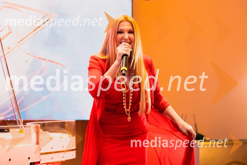  Helena Blagne, pevkaSvečana otvoritev Grand Casino Mons Ljubljana