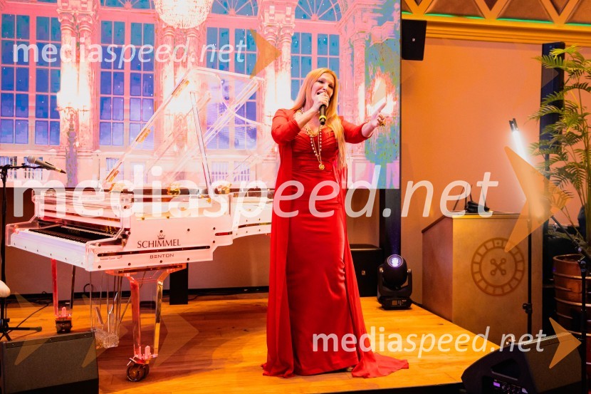  Helena Blagne, pevkaSvečana otvoritev Grand Casino Mons Ljubljana