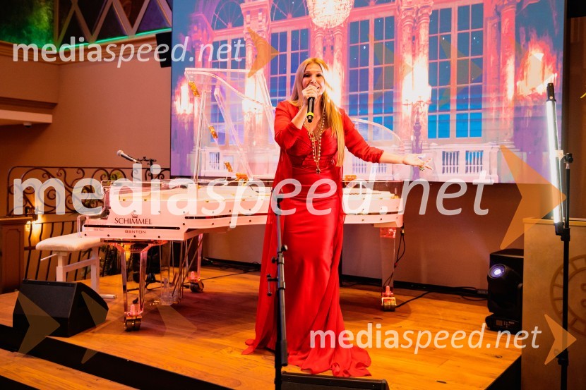  Helena Blagne, pevkaSvečana otvoritev Grand Casino Mons Ljubljana