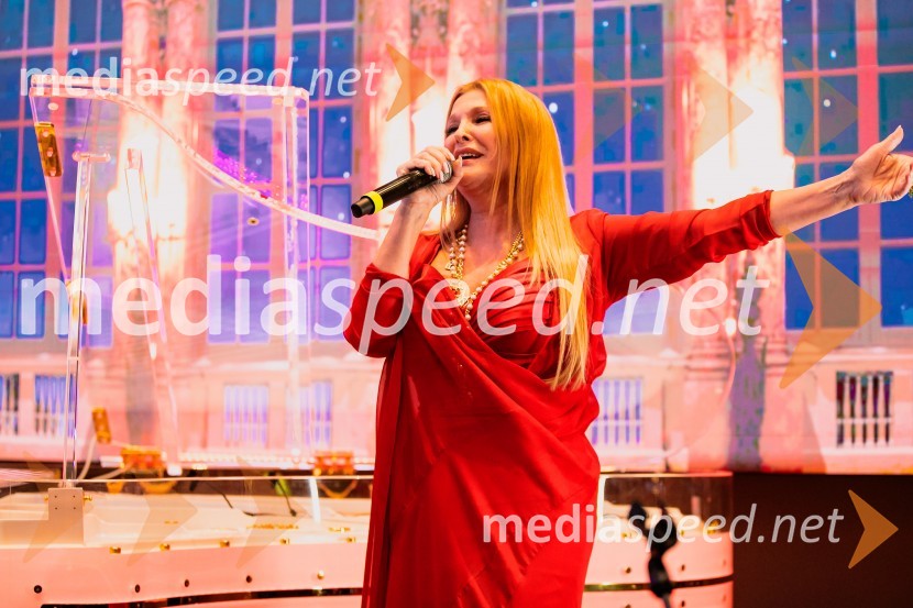  Helena Blagne, pevkaSvečana otvoritev Grand Casino Mons Ljubljana