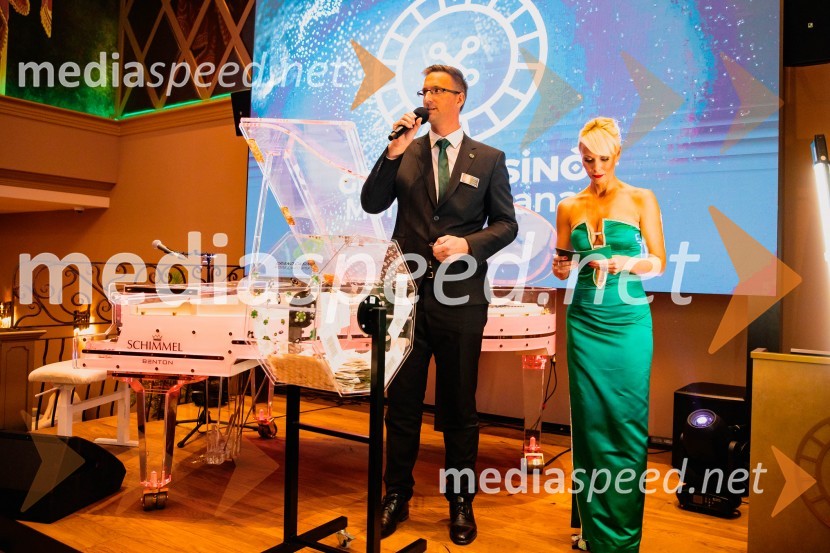  Sandi Markovič, Grand Casino Mons Ljubljana;  Pia Pustovrh, voditeljicaSvečana otvoritev Grand Casino Mons Ljubljana