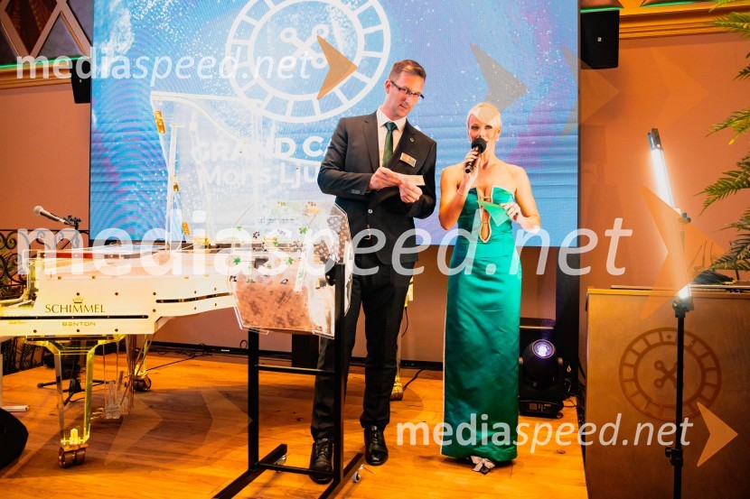  Sandi Markovič, Grand Casino Mons Ljubljana;  Pia Pustovrh, voditeljicaSvečana otvoritev Grand Casino Mons Ljubljana