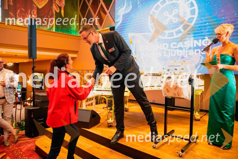  ... ;  Sandi Markovič, Grand Casino Mons Ljubljana;  Pia Pustovrh, voditeljicaSvečana otvoritev Grand Casino Mons Ljubljana