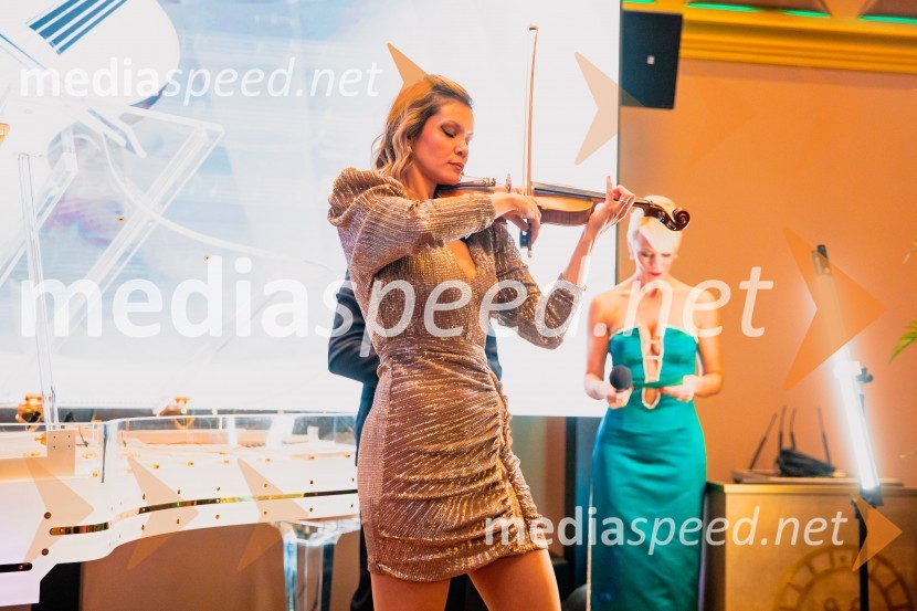  Alenka Semeja, violinistkaSvečana otvoritev Grand Casino Mons Ljubljana