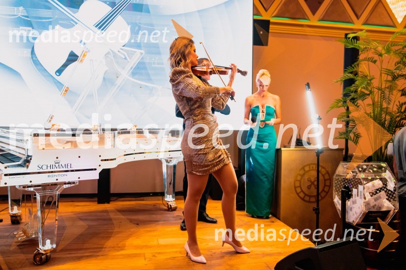 Alenka Semeja, violinistkaSvečana otvoritev Grand Casino Mons Ljubljana