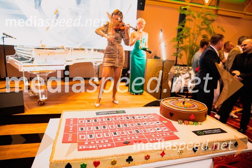  Alenka Semeja, violinistkaSvečana otvoritev Grand Casino Mons Ljubljana