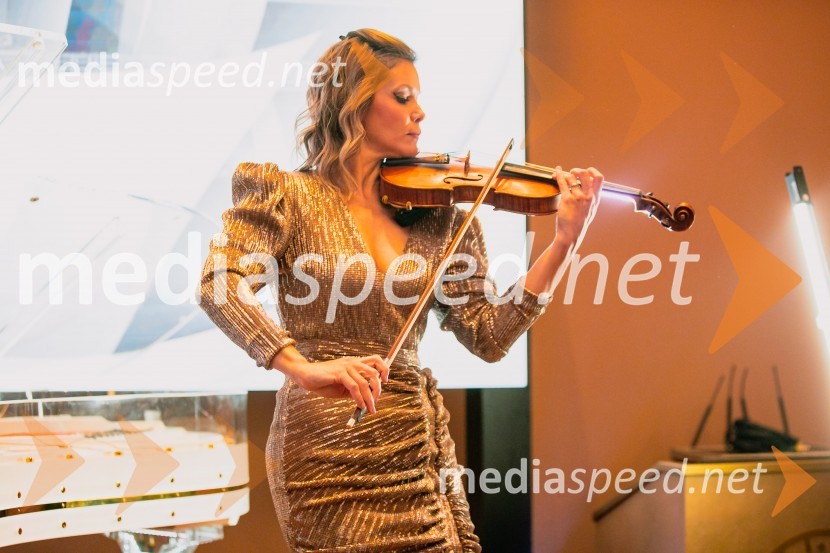  Alenka Semeja, violinistkaSvečana otvoritev Grand Casino Mons Ljubljana