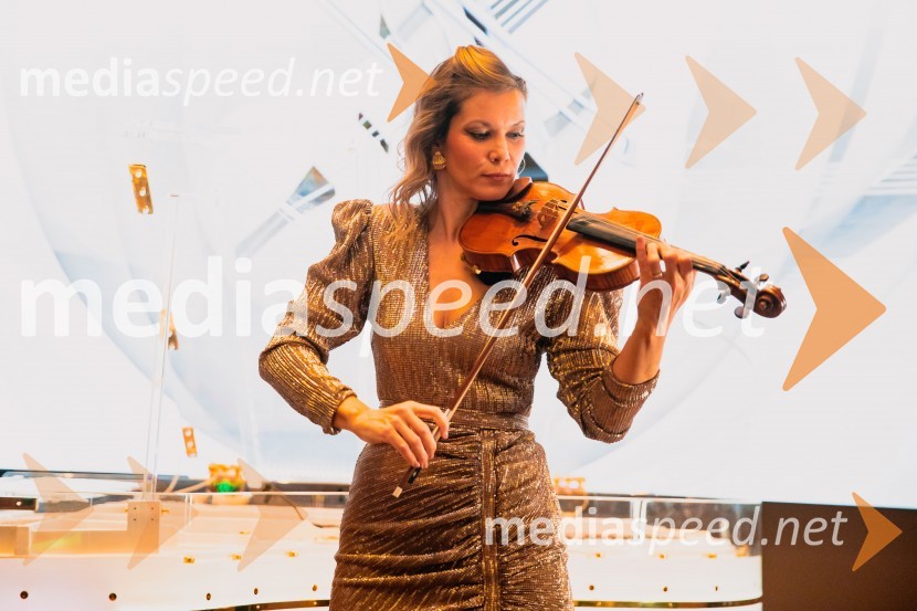  Alenka Semeja, violinistkaSvečana otvoritev Grand Casino Mons Ljubljana