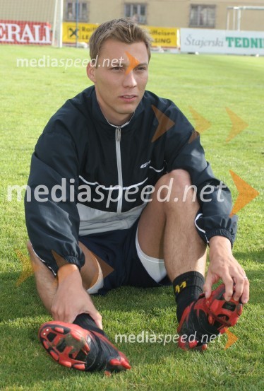 Damir Pekič, nogometašFree kick master Slovenija 2005