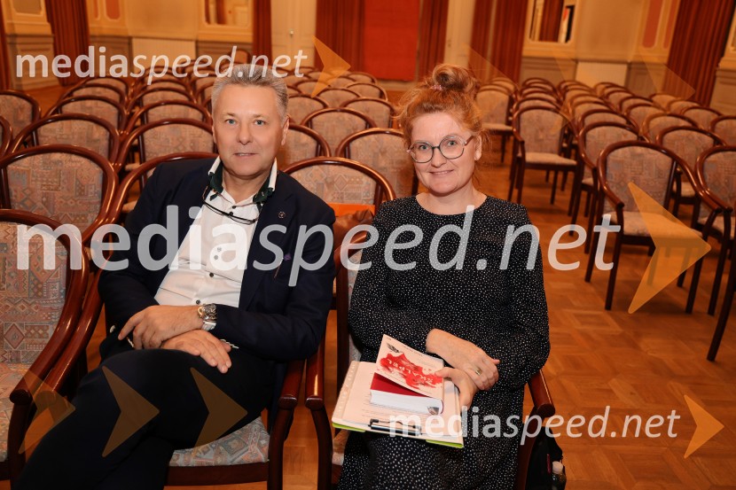 prof. dr. Uroš Ahčan, specialist plastične kirurgije;  Maja Furman, pravljičarka, pripovedovalkaVečer v živo: dr. Uroš Ahčan