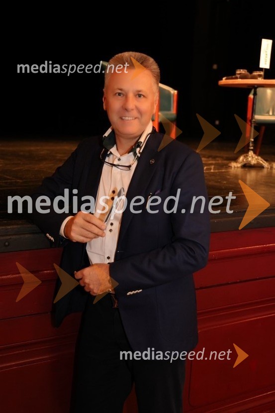 prof. dr. Uroš Ahčan, specialist plastične kirurgijeVečer v živo: dr. Uroš Ahčan