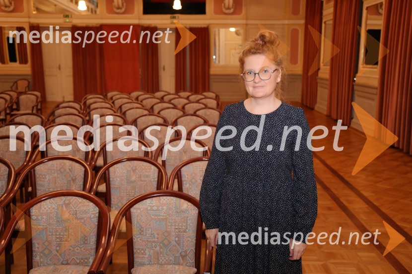  Maja Furman, pravljičarka, pripovedovalkaVečer v živo: dr. Uroš Ahčan