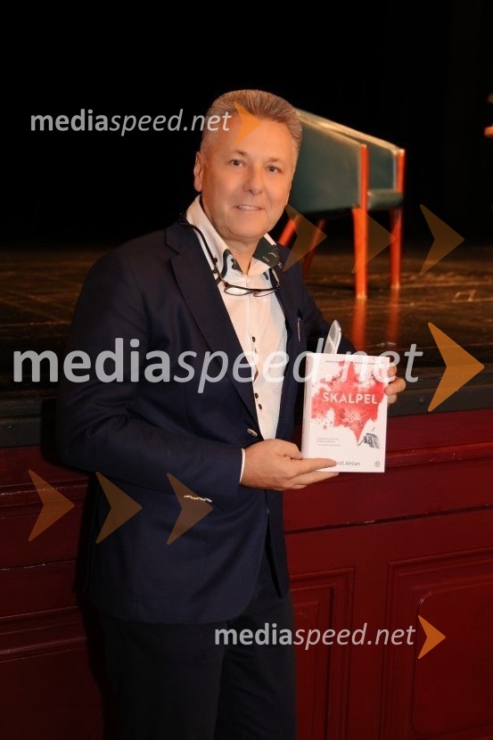 prof. dr. Uroš Ahčan, specialist plastične kirurgijeVečer v živo: dr. Uroš Ahčan